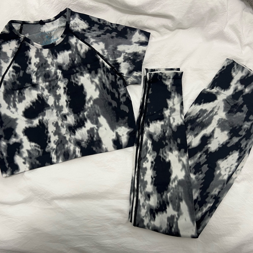 Primark Black and White Tie-Dye Yoga Set